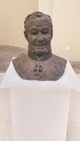Busto Conde de Ferreira.jpg